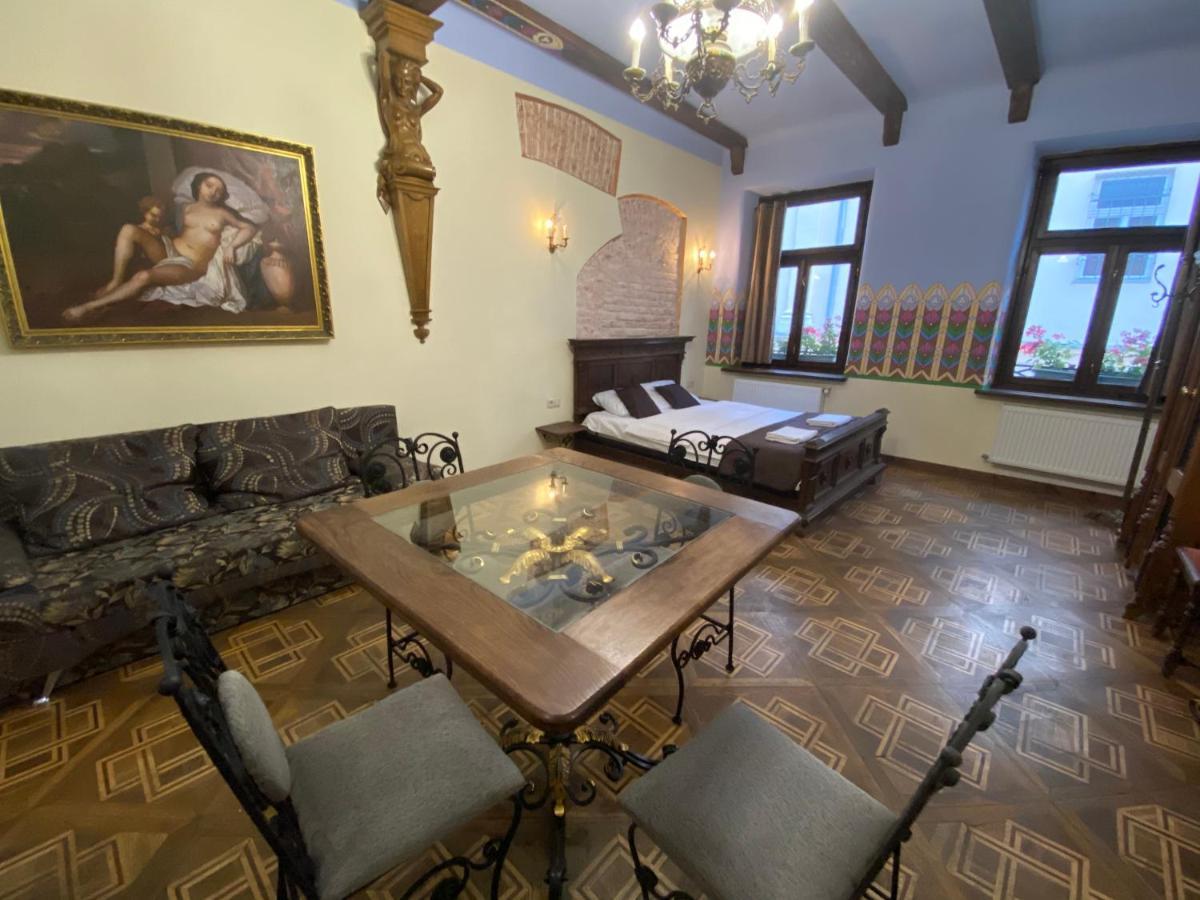 Апартаменти Королівські На Вулиці Лесі Українки 19 Lviv Exterior photo