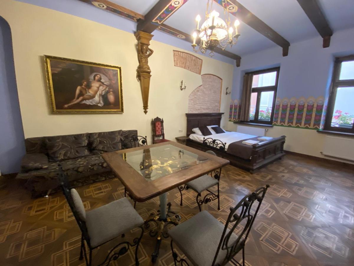 Апартаменти Королівські На Вулиці Лесі Українки 19 Lviv Exterior photo